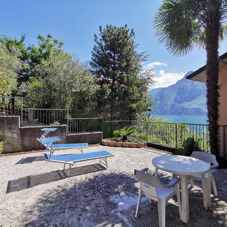 Appartamento Gelsomino Riva di Solto Exteriör bild