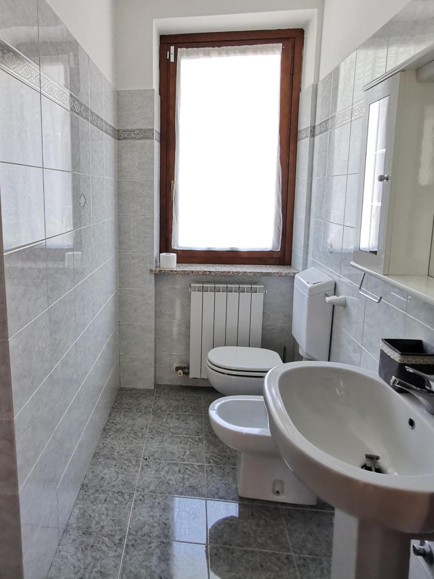 Appartamento Gelsomino Riva di Solto Exteriör bild